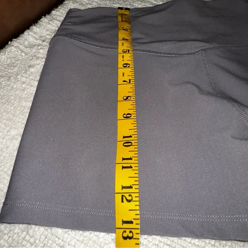 UEC BLOCHsculpt 3 Inch Short Bike Shorts Sz Medium Color-Winter Iris